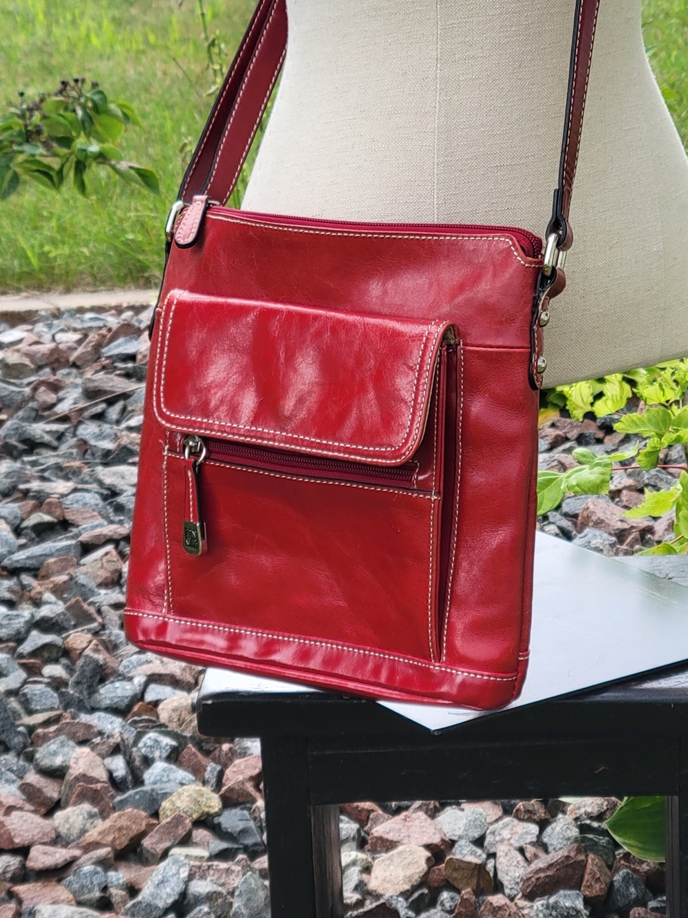 Giani Bernini Venice Red Leather Crossbody Bag with Front Pocket 🦩